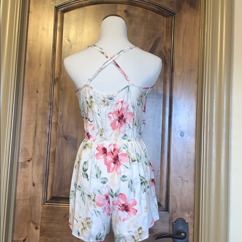 Flowy floral romper - Picture 2 of 5